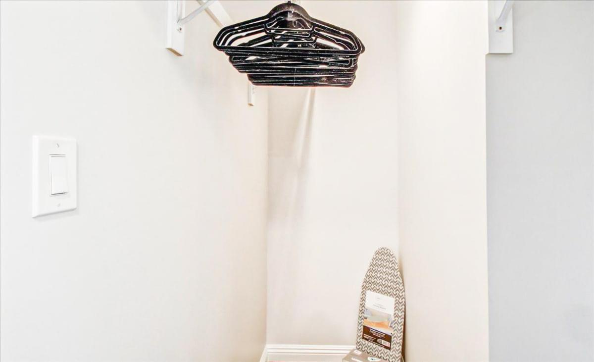 Modern 2-Bedroom Haven In The Heart Of La- Hud-Vp 로스앤젤레스 외부 사진